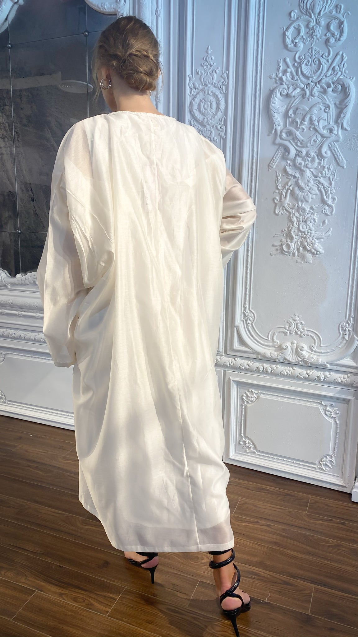 Ivory Kaftan